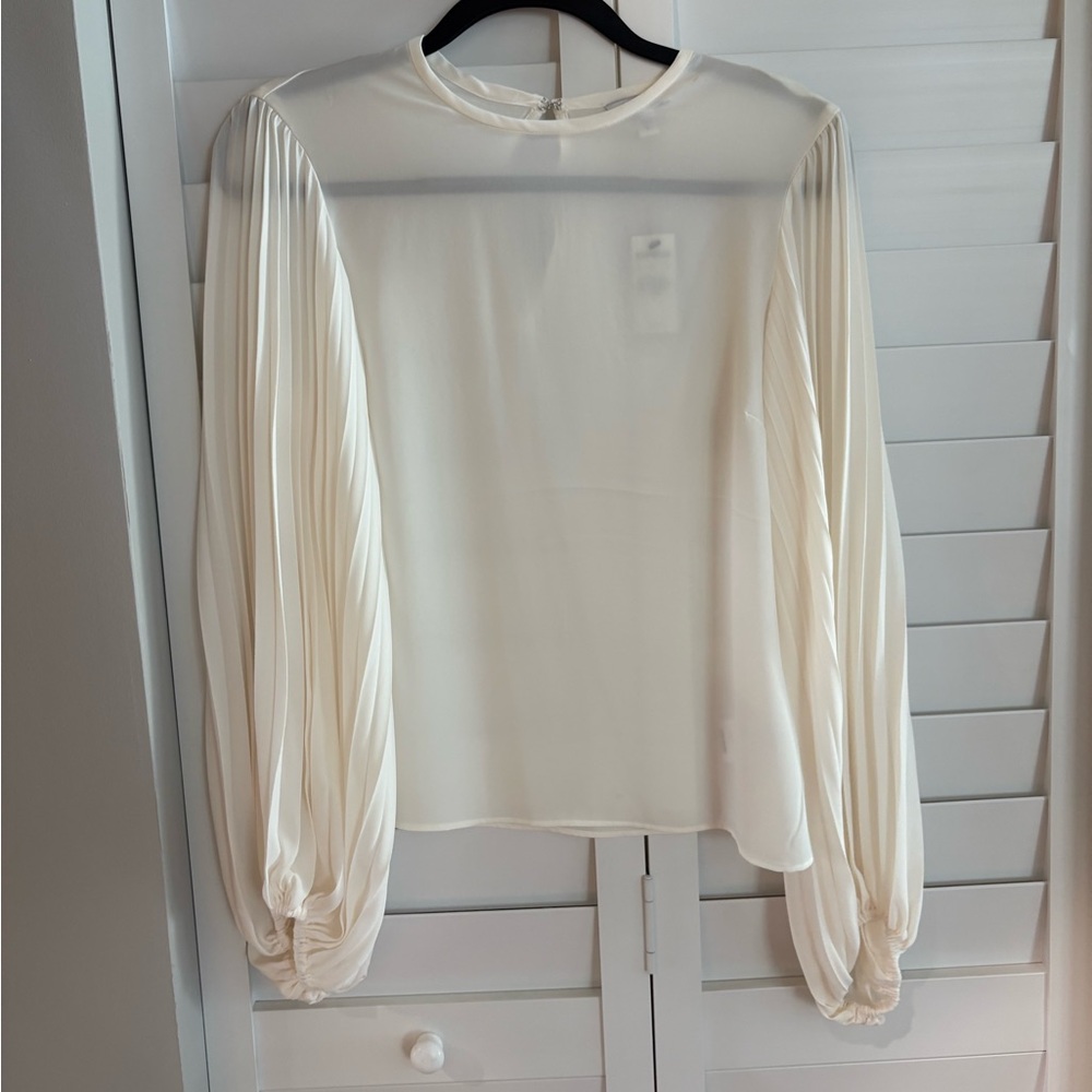 Express Cream Pleated Sleeve Blouse